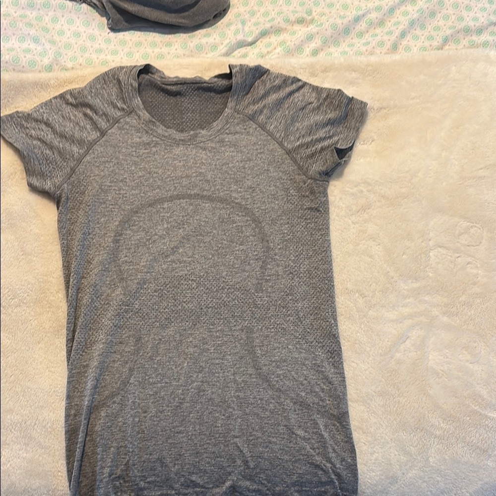 Lululemon - Swiftly tech short sleeve - waist length